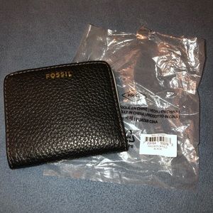 Fossil men’s bifold wallet